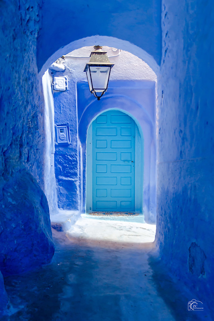 Zakaria - Blue door